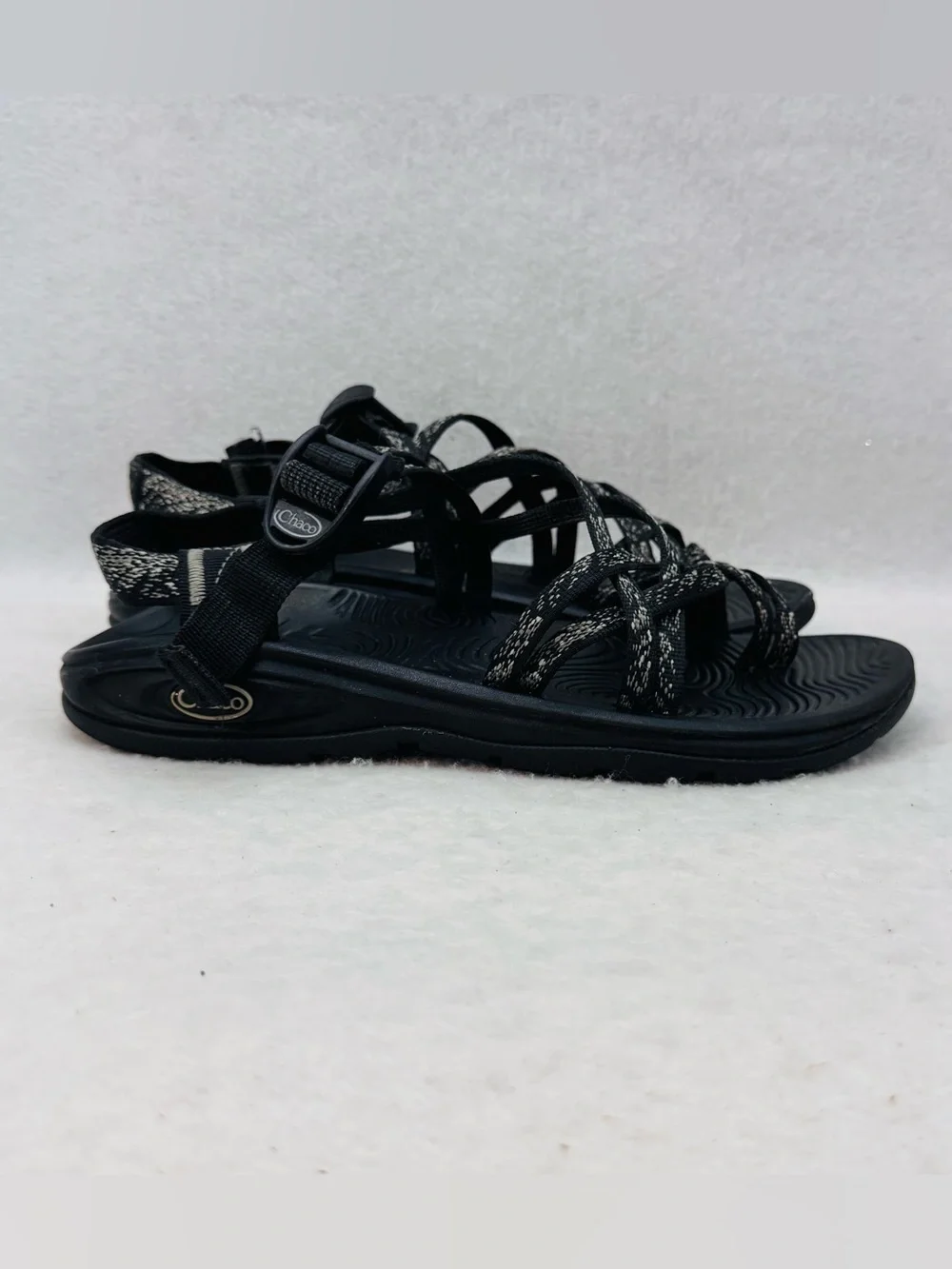 EUC Chaco Women's Z/Volv X2 Sandals Black & Grey size 8 Strappy Arch Support
